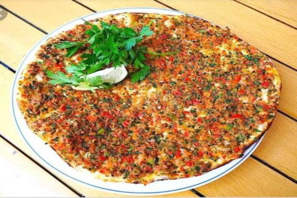 Sarımsaklı Lahmacun